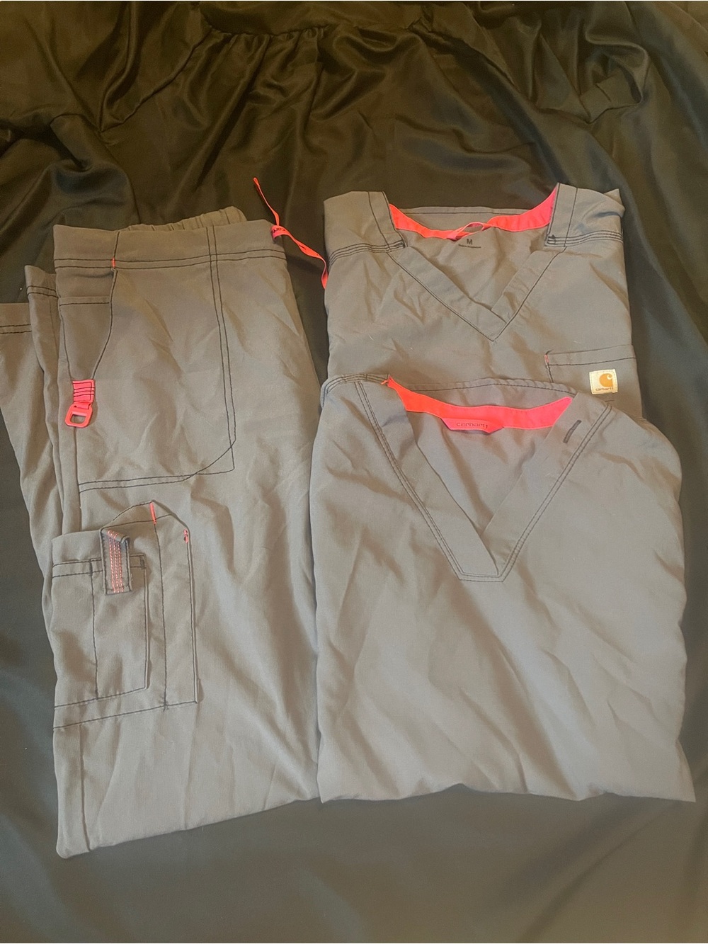 Carhartt Gray Scrub Set with Pink Accents - Medium